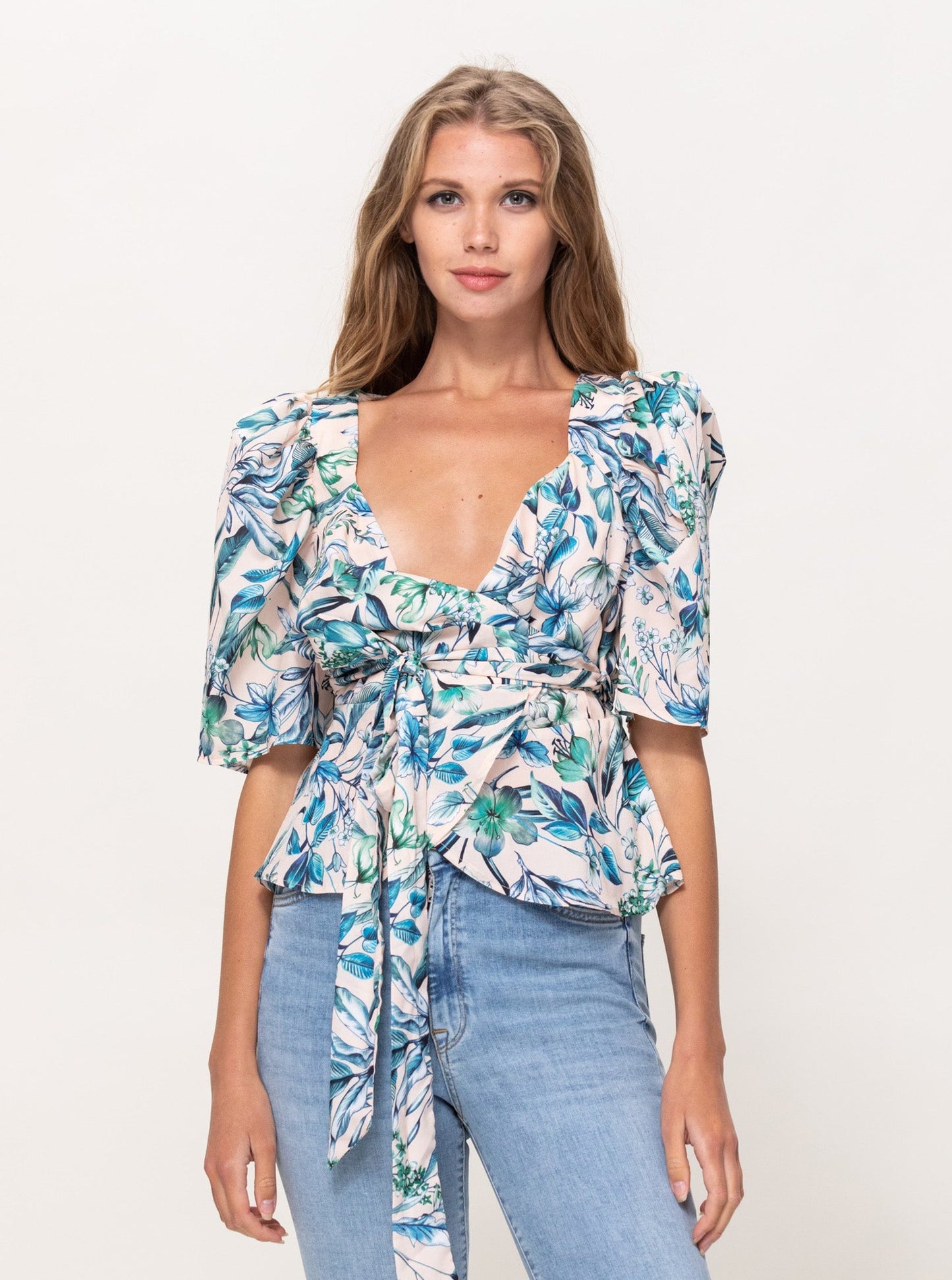 Floral Mid-Puff Shirt