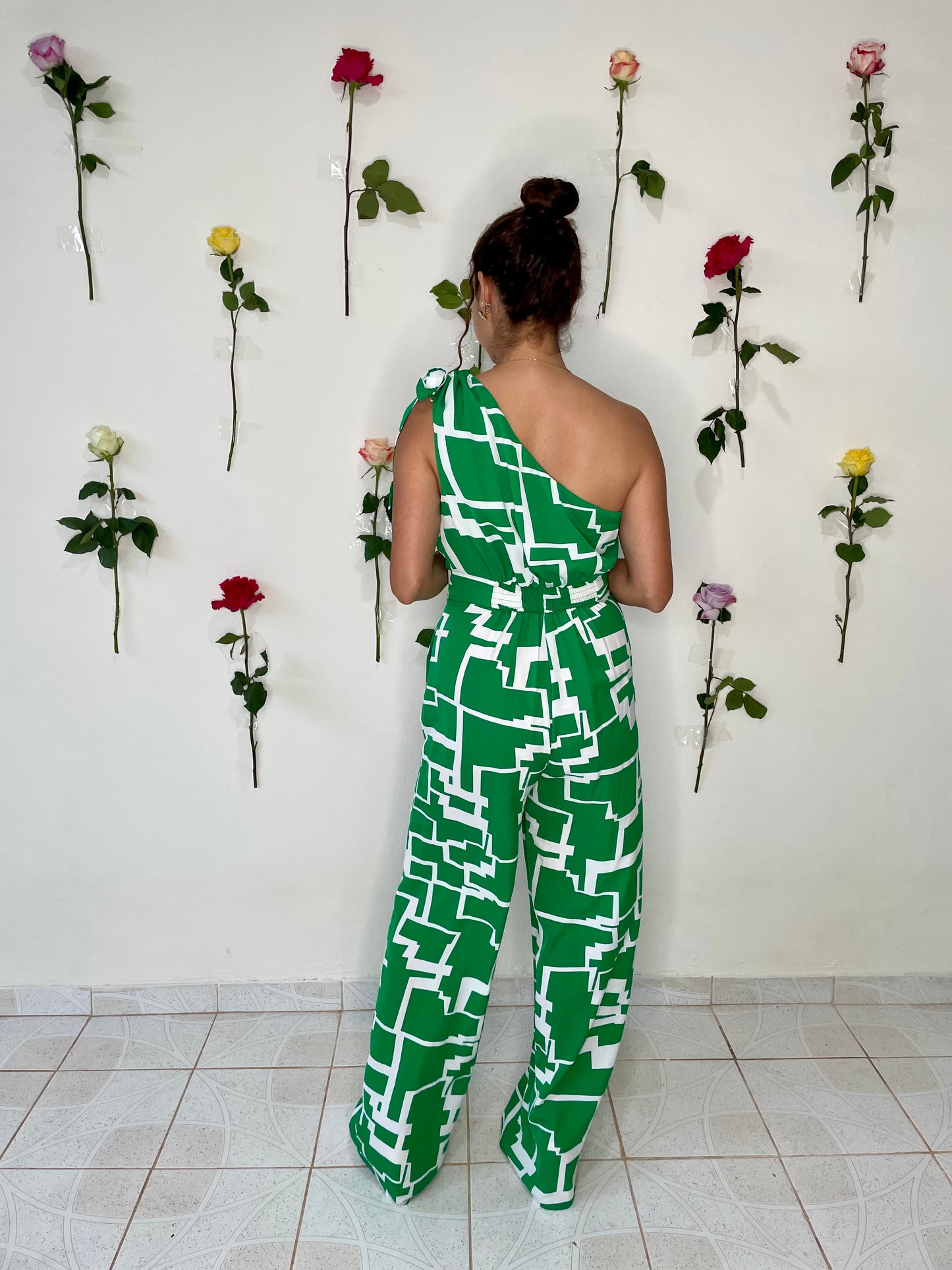 Jumpsuit con estampado one shoulder